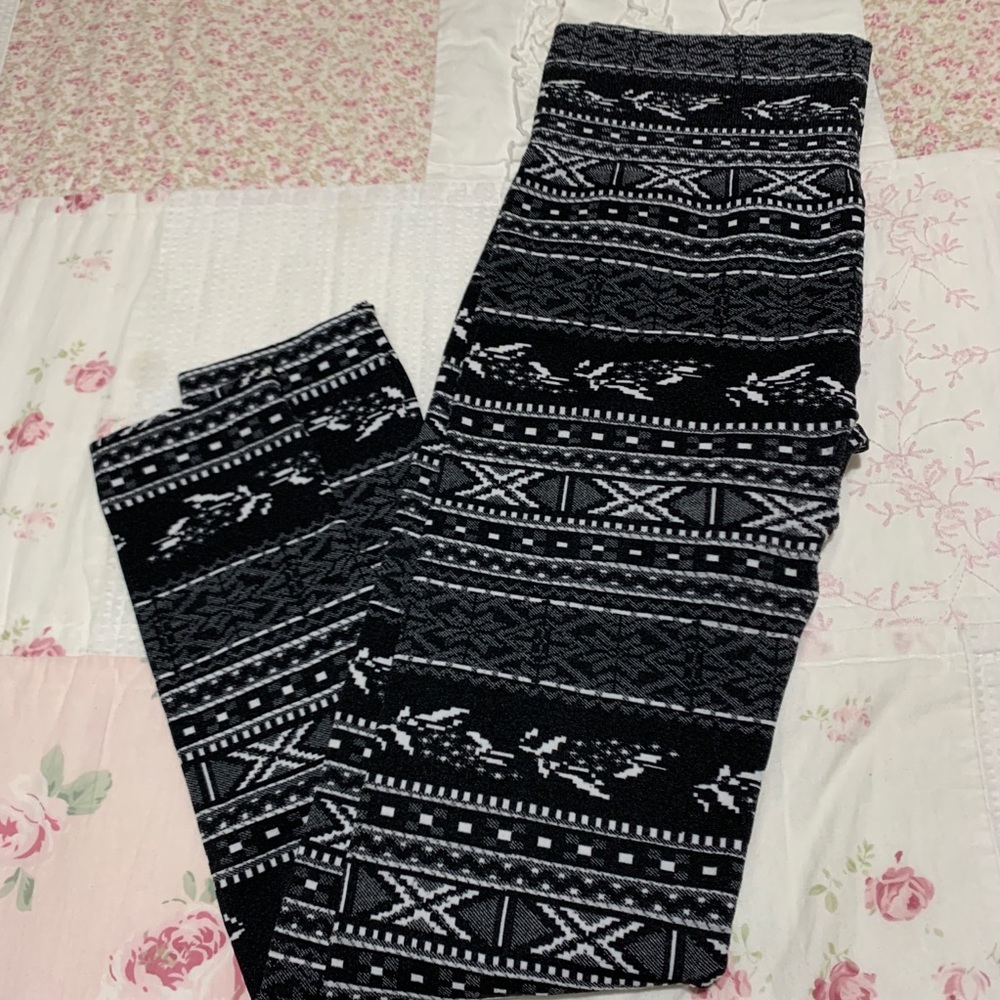 TAKE 50% OFF B & W Fair Isle fleece leggings